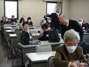 13.控室の様子.JPG