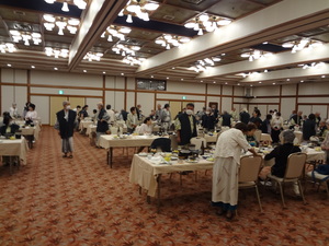 55．会食風景.JPG