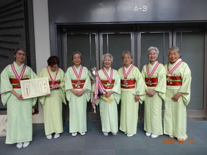 38.合吟コン3位記念撮影(多摩女子).JPG