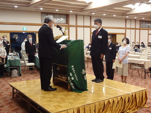 61．任命証授与_古屋敷哲風.JPG