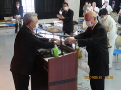 22.修了証授与_鈴木精成(千代田会長).JPG